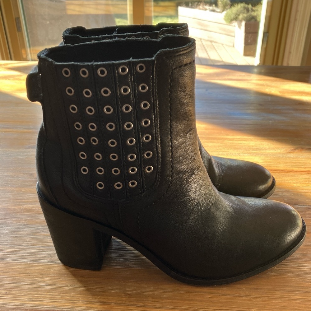 Trask 7.5‎ black ankle moto chelsea boots with silver eyelets